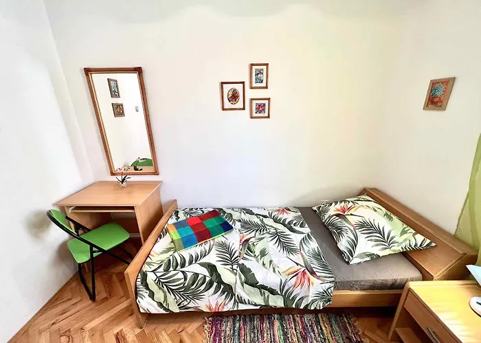Apartment In 42945 Dramalj