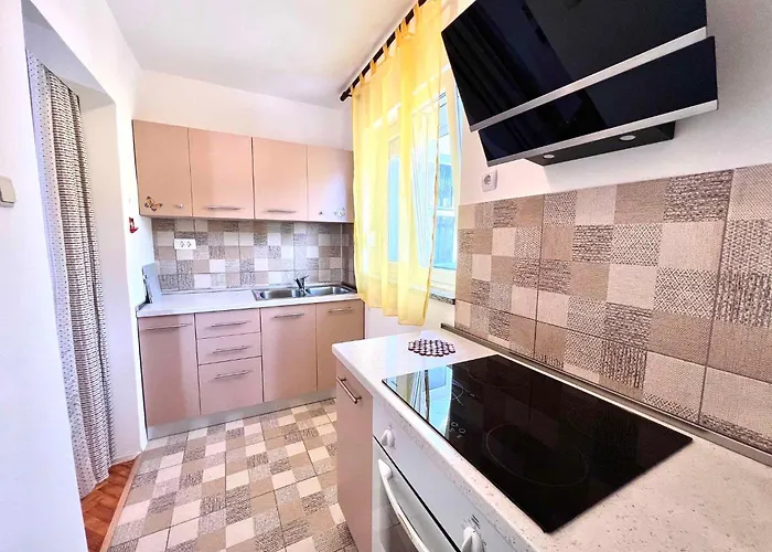 In 42945 Apartment Dramalj
